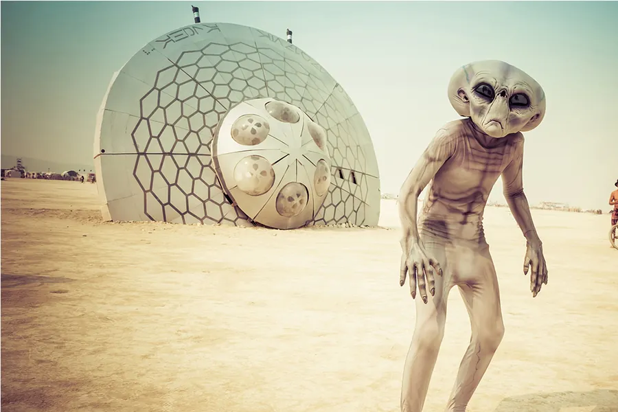Adesivo para cartão Alienígena no Deserto